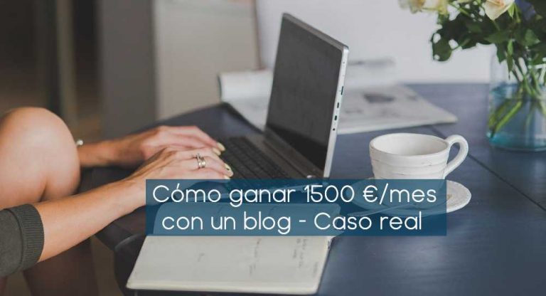 Imagen tecleando portátil y rotulo se puede ganar 1500€ con un blog